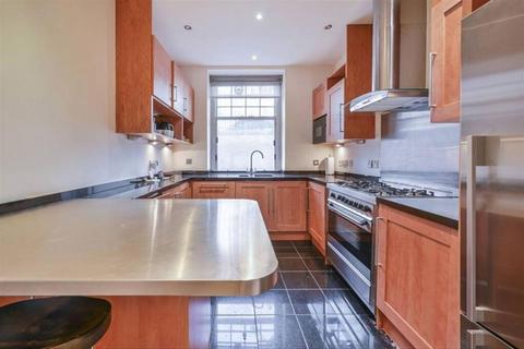 2 bedroom flat to rent, Queen's Gate, London SW7
