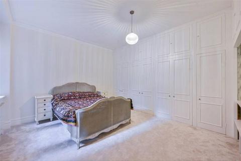 2 bedroom flat to rent, Queen's Gate, London SW7