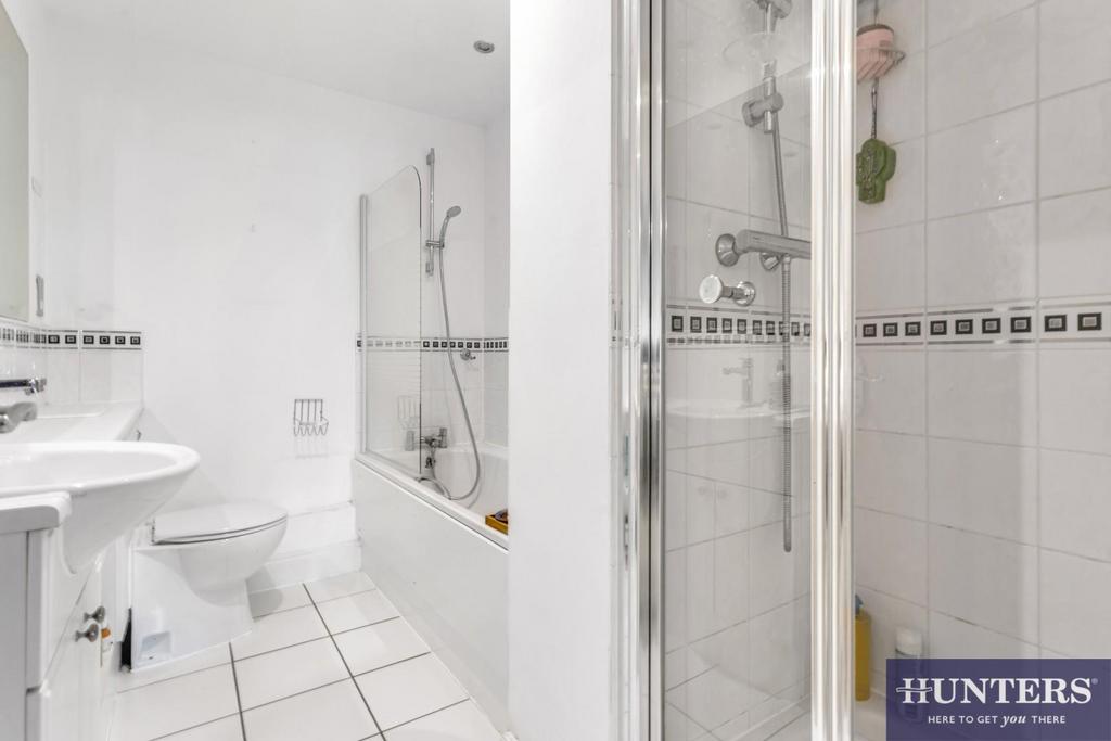 Primary Bedroom En-Suite