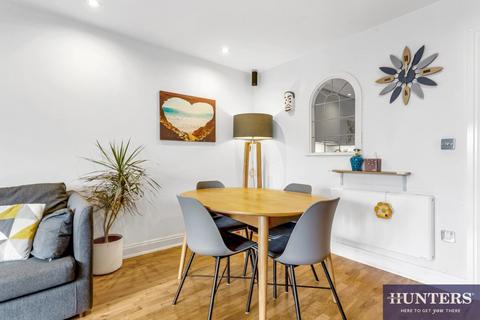 2 bedroom apartment for sale, Chatsworth Court, Willesden Green, London, NW2