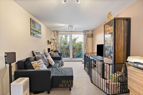 2 bedroom flat for sale, Commonwealth Drive, Crawley RH10