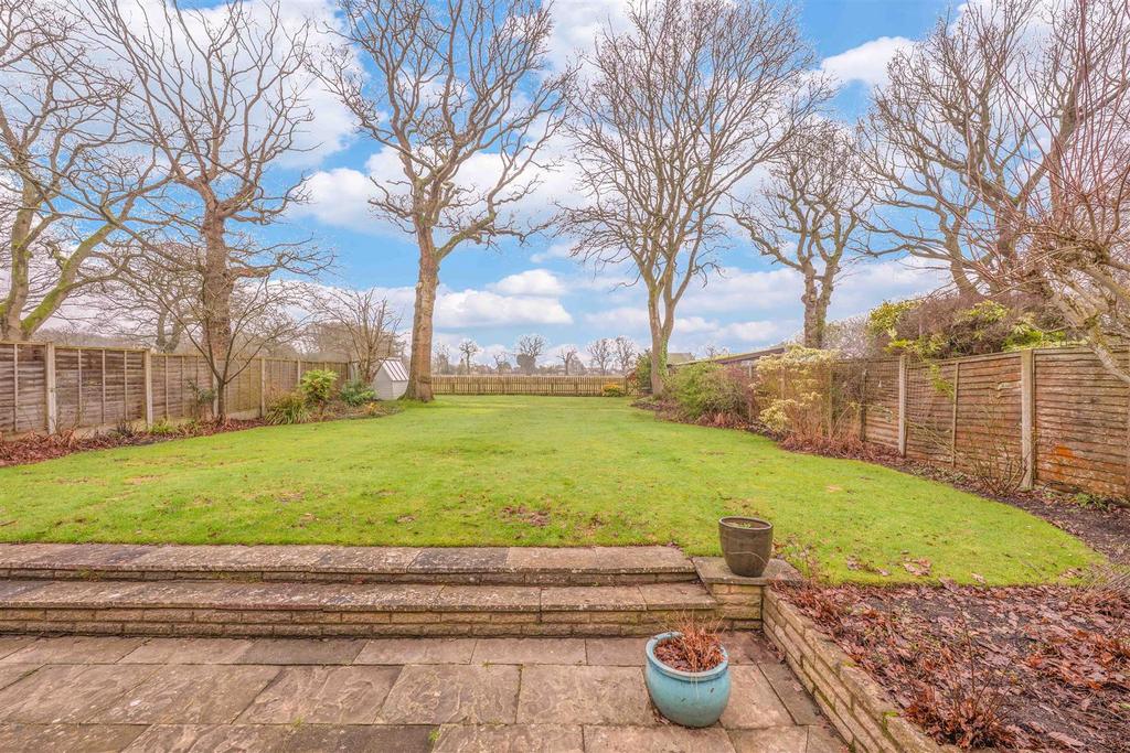 South/West Facing Garden