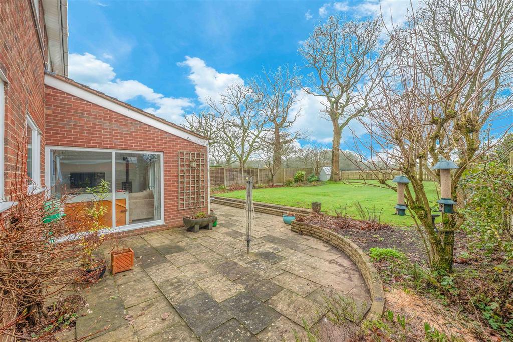South/West Facing Garden
