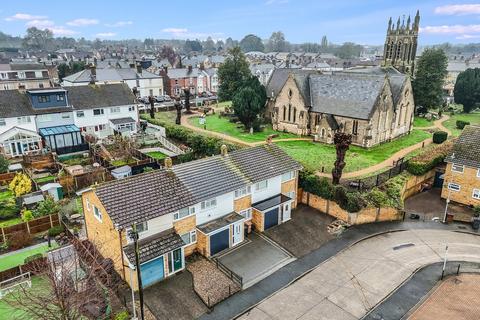 3 bedroom end of terrace house for sale, Mews Court, Chelmsford, CM2