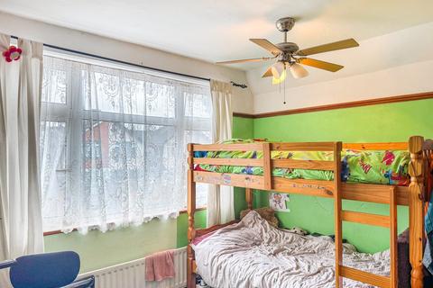 2 bedroom terraced house for sale, Durham Road, Feltham, TW14