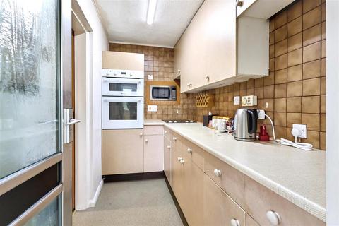 4 bedroom semi-detached house for sale, Twycross Road, Bestwood Park, Nottingham