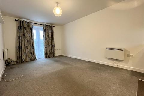 2 bedroom apartment to rent, Columbia Crescent, Wolverhampton