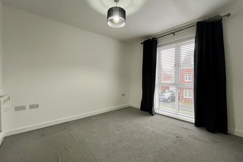 2 bedroom apartment to rent, Columbia Crescent, Wolverhampton