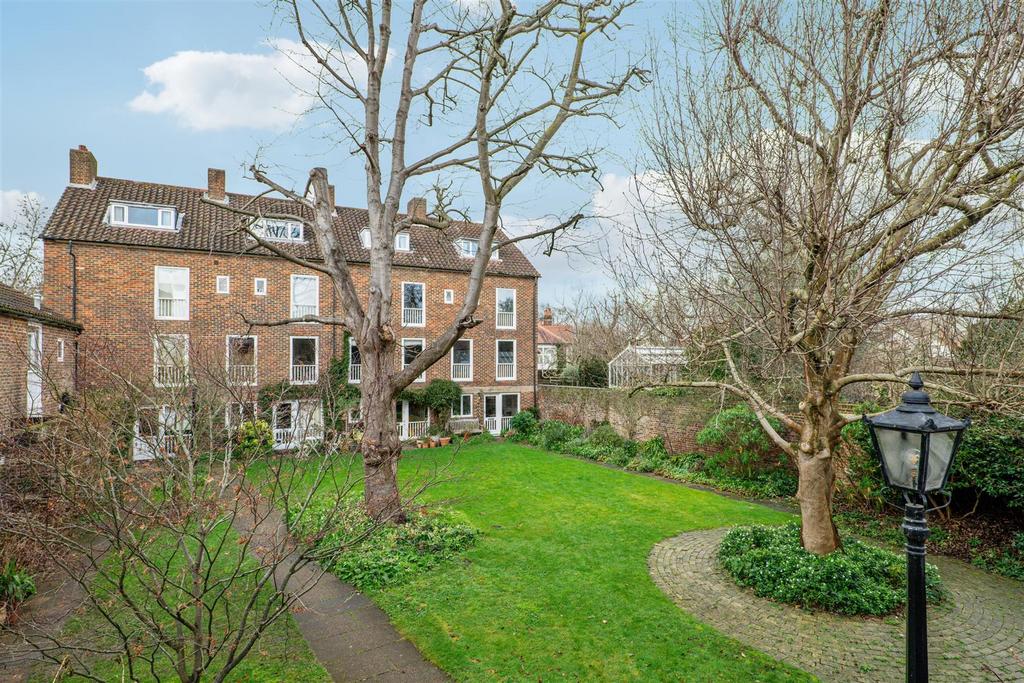 FOR SALE - Eyot Green, W4