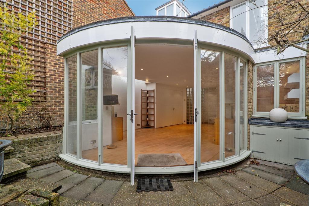FOR SALE - Eyot Green, W4