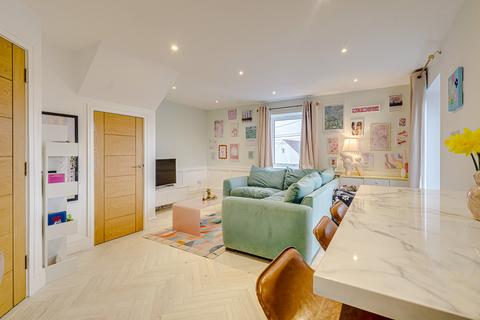 2 bedroom apartment for sale, Elm Road, Leigh-on-sea, SS9