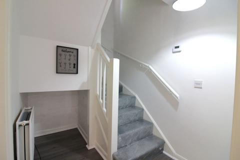 undefined, Archway Court