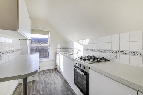 Holly Park Road, London, N11