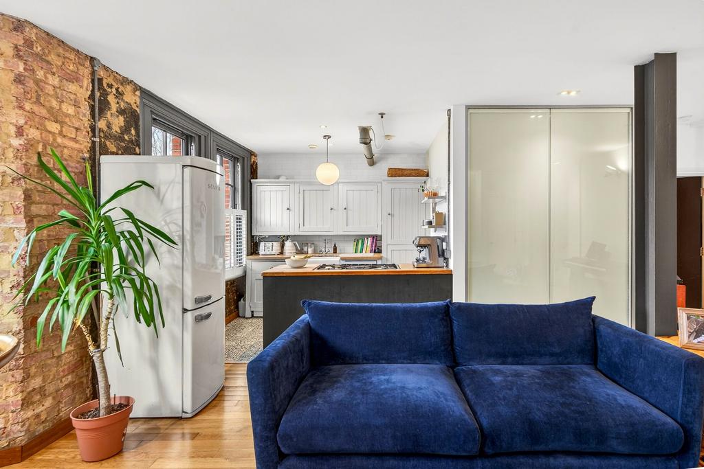 For Sale 2 Bedroom 4 Ranger Mansions Crystal...