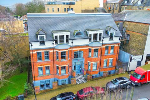 2 bedroom flat for sale, Jasper Road, London SE19