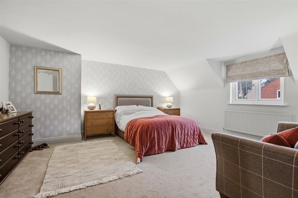 Master Bedroom/En-Suite/Walk in Wardrobe
