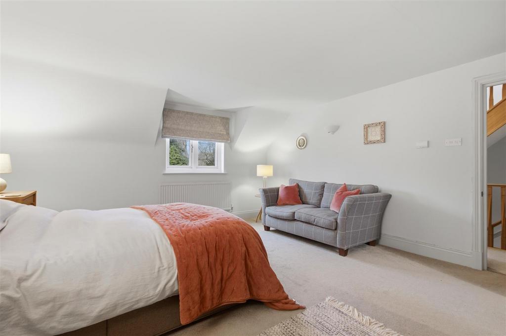 Master Bedroom/En-Suite/Walk in Wardrobe