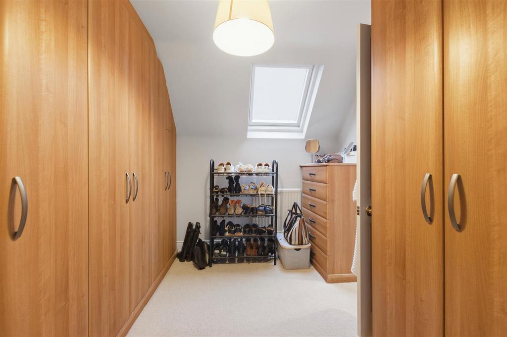 Master Bedroom/En-Suite/Walk in Wardrobe