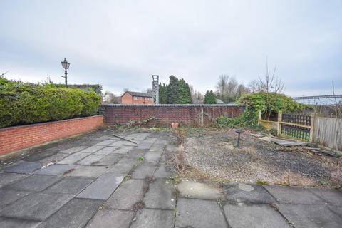 2 bedroom flat for sale, Cemetery Road, Lower Ince, Wigan, WN3 4NL