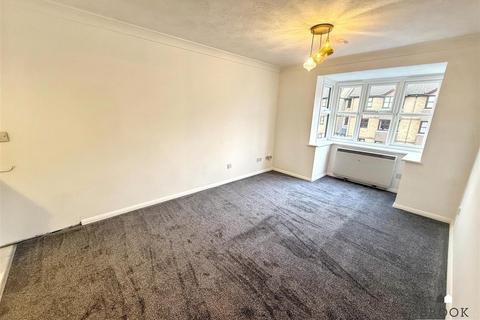 1 bedroom apartment for sale, Snowdon Close, Eastbourne BN23