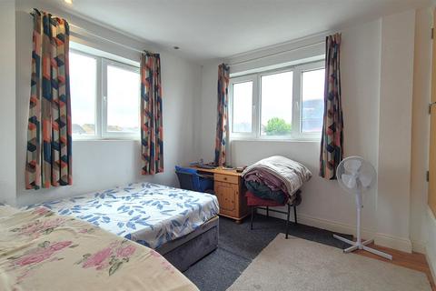 undefined, London Road, Portsmouth