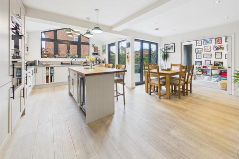 5 bedroom detached house for sale, Regency Gardens, Walton-On-Thames