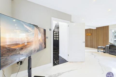 4 bedroom detached house to rent, Crescent Avenue, Liverpool L37