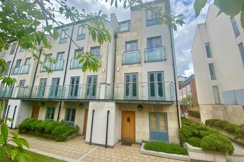 Kings Pool Walk, City Centre, York, YO1 7NA