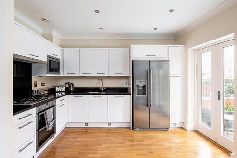 5 bedroom terraced house for sale, Kings Pool Walk, City Centre, York, YO1 7NA