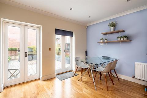 5 bedroom terraced house for sale, Kings Pool Walk, City Centre, York, YO1 7NA
