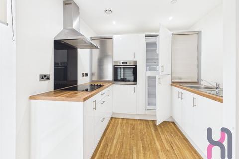 2 bedroom flat to rent, Media City, Michigan Point Tower A,, 9 Michigan Avenue, Salford, M50
