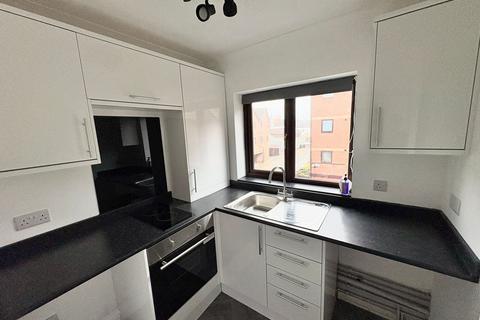 2 bedroom flat to rent, Mumby Road, Gosport PO12