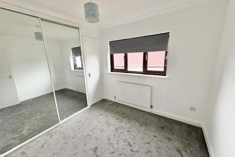 2 bedroom flat to rent, Mumby Road, Gosport PO12