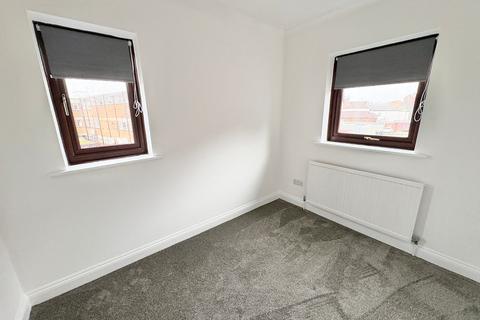 2 bedroom flat to rent, Mumby Road, Gosport PO12