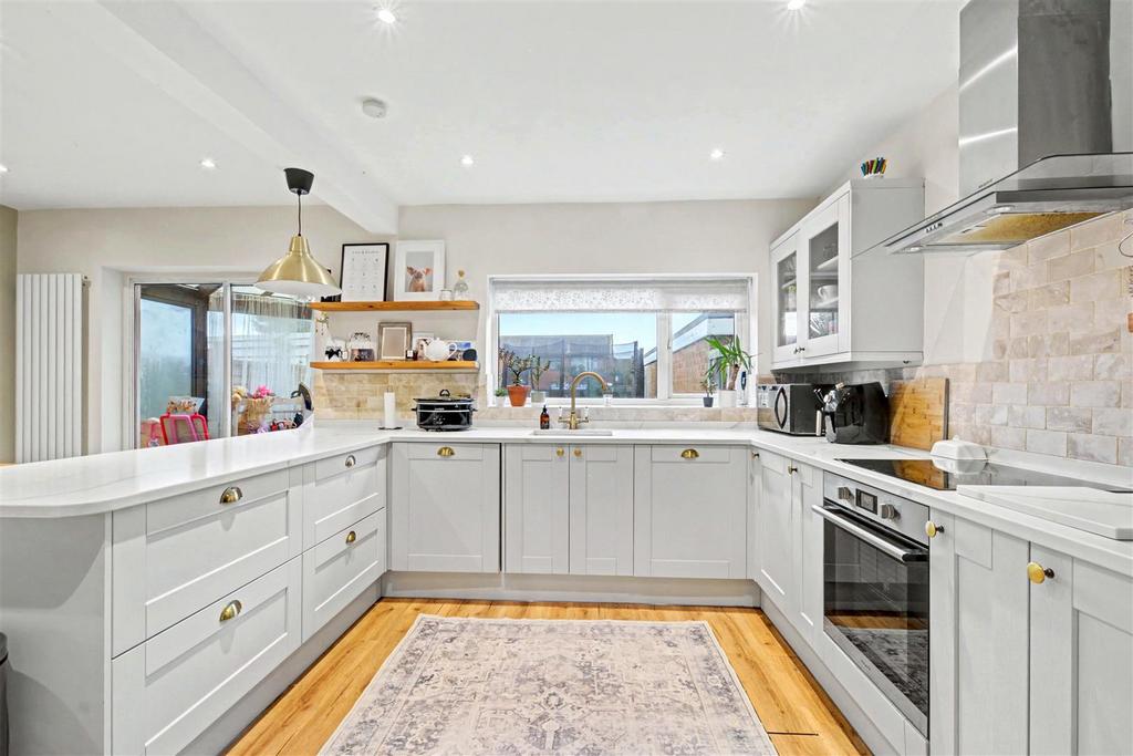 Kitchen 1.jpeg