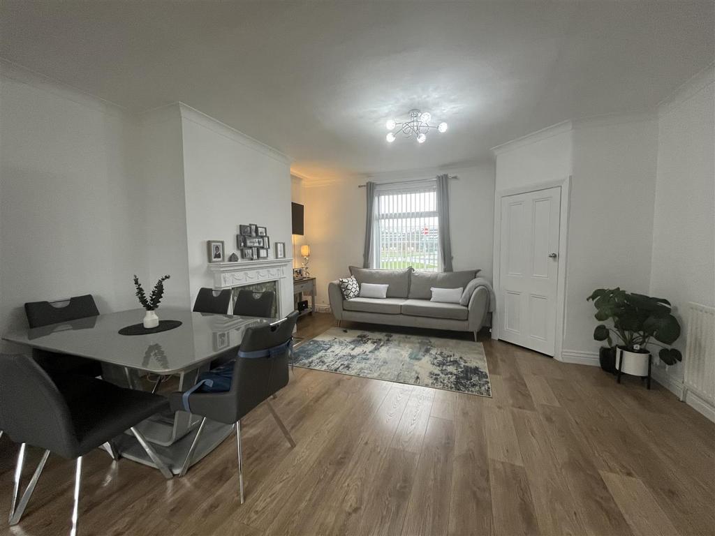 Open Plan Lounge Kitchen