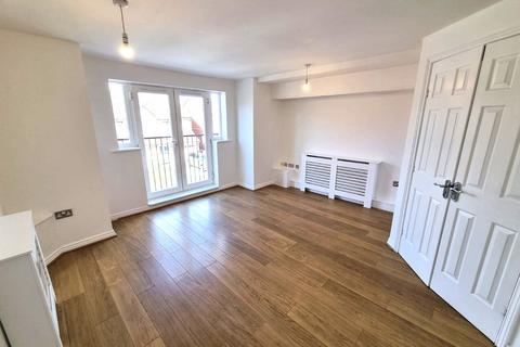 undefined, Lovely 2 bed apartment with parking near Childwall Road