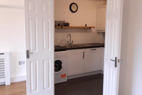 undefined, Lovely 2 bed apartment with parking near Childwall Road