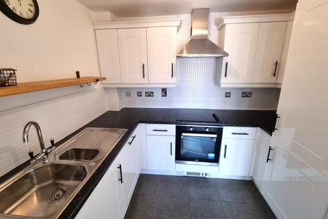 undefined, Lovely 2 bed apartment with parking near Childwall Road