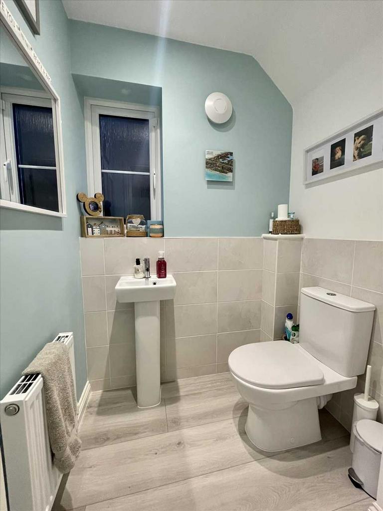 Ground floor w.c.