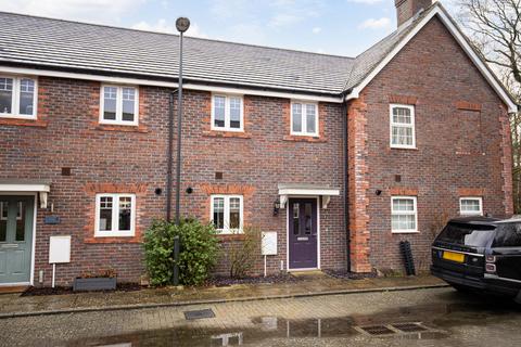 2 bedroom terraced house for sale, Charlbury Road, Crawley RH10
