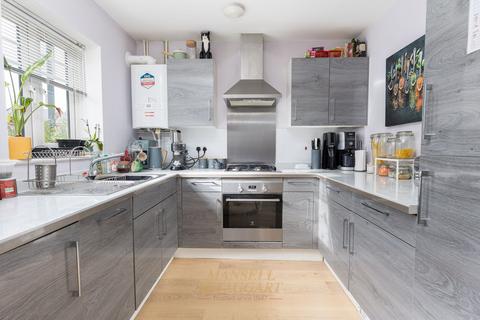 2 bedroom terraced house for sale, Charlbury Road, Crawley RH10