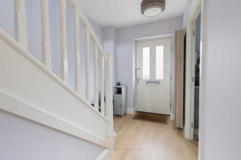 2 bedroom terraced house for sale, Charlbury Road, Crawley RH10