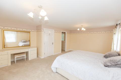 4 bedroom detached house to rent, Southfield Drive, Crediton, EX17