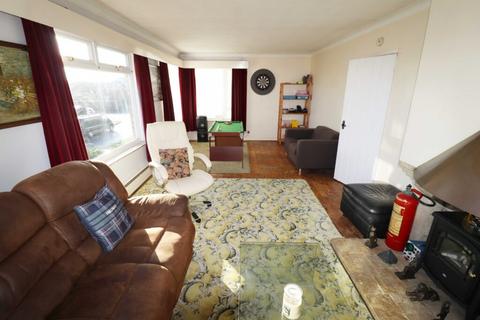 4 bedroom detached house for sale, Itchenor Road, Hayling Island