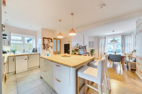 undefined, Burwood Close, Hersham, KT12