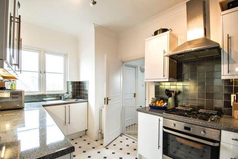 2 bedroom apartment to rent, Alexandra Park Road, Muswell Hill, London, N10