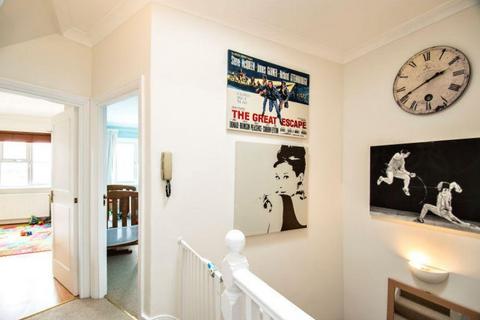 2 bedroom apartment to rent, Alexandra Park Road, Muswell Hill, London, N10