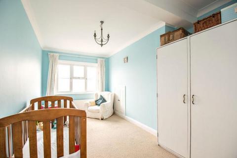 2 bedroom apartment to rent, Alexandra Park Road, Muswell Hill, London, N10
