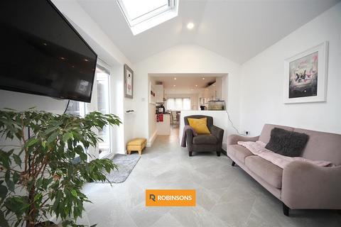 3 bedroom semi-detached house for sale, High Street, Eaton Bray